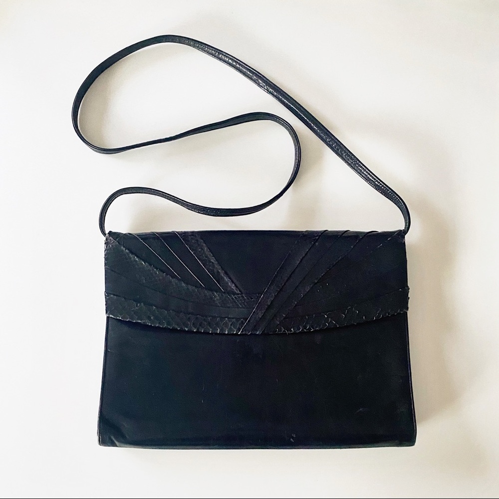 70s vtg black leather snakeskin envelope clutch - crossbody strap